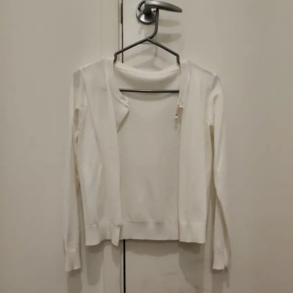 White Bolero with pearl button